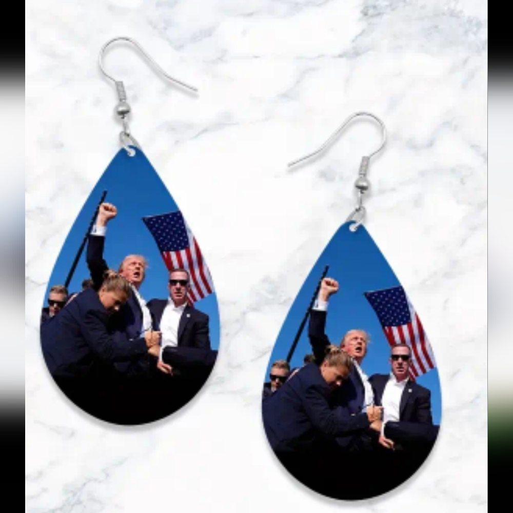 Wooden teardrop Trump earrings! 🇺🇸❤️